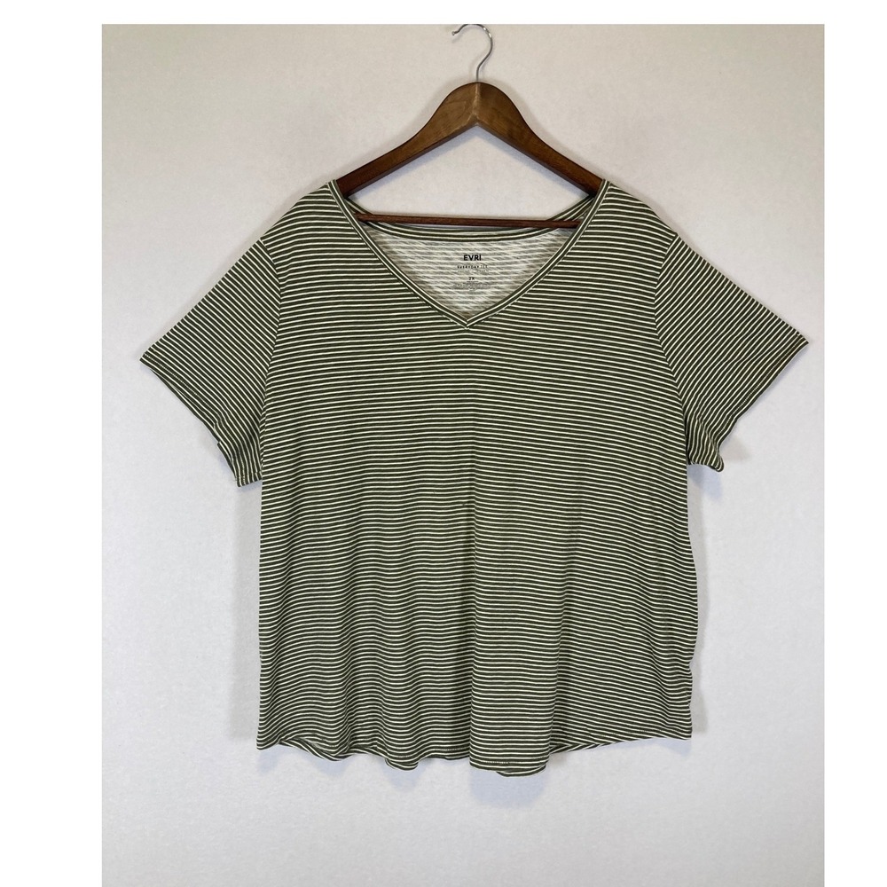 Casual EVRI Women 2X‎ Olive Green Striped Everyday Tee V-Neck Short Sleeve Shirt
